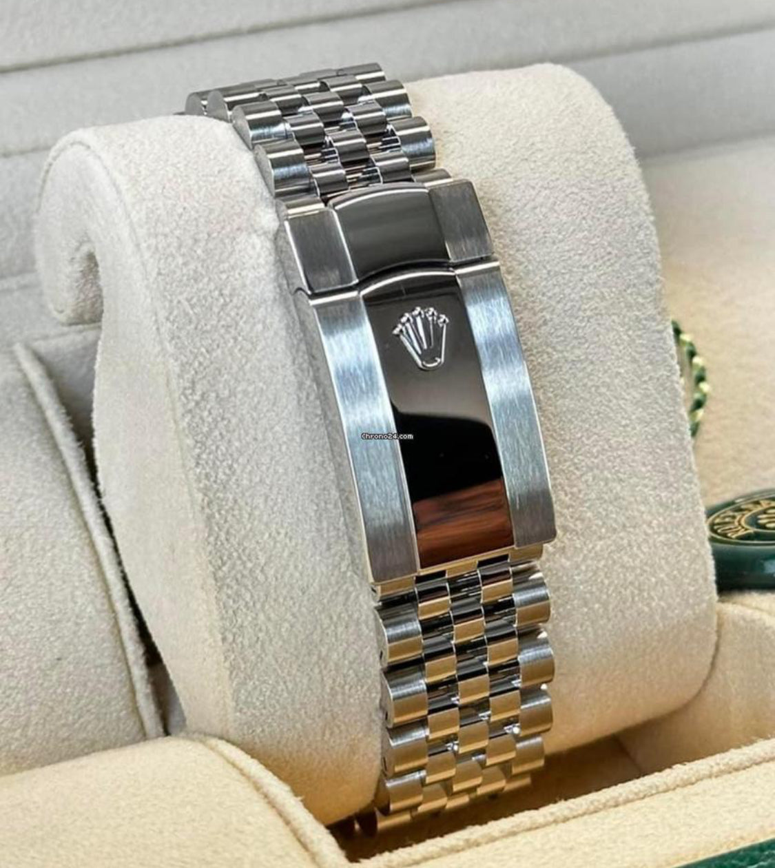 ROLEX DATEJUST JUBILÉE WHITE DIAL