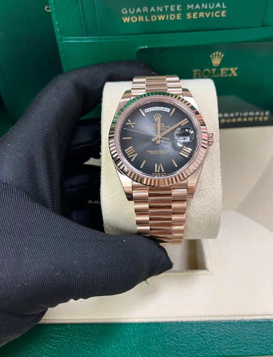 ROLEX DAYDATE GOLD FUMÉ DIAL